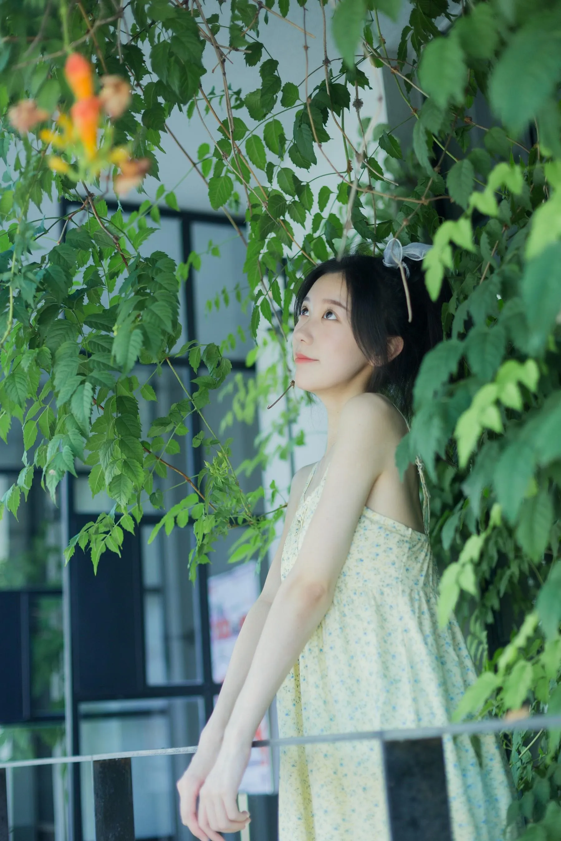 [YITUYU艺图语]2022.08.18 夏日凌霄 饲猫少女- [33P]插图9